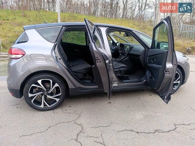 Сірий Рено Сценік, об'ємом двигуна 1.75 л та пробігом 230 тис. км за 16500 $, фото 29 на Automoto.ua