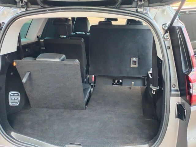 Серый Рено Сценик, объемом двигателя 1.8 л и пробегом 142 тыс. км за 17999 $, фото 10 на Automoto.ua