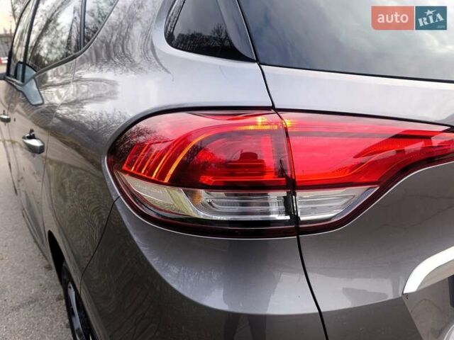 Сірий Рено Сценік, об'ємом двигуна 1.75 л та пробігом 230 тис. км за 16500 $, фото 39 на Automoto.ua