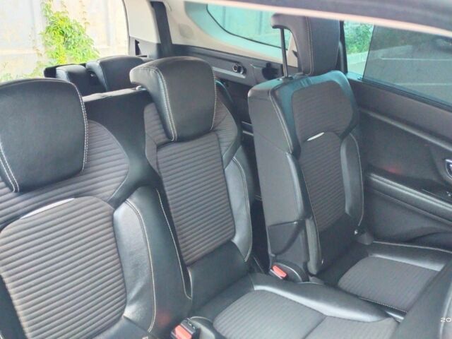 Серый Рено Сценик, объемом двигателя 1.8 л и пробегом 142 тыс. км за 17999 $, фото 13 на Automoto.ua