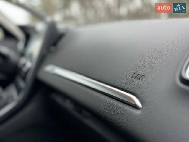 Рено Сценик 2019 в Житомире на Automoto.ua Серый Рено Сценик, объемом двигателя 1.75 л и пробегом 223 тыс. км за 14900 $, фото 12 на Automoto.ua