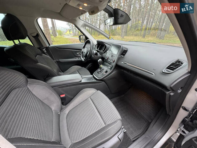 Рено Сценик 2019 в Житомире на Automoto.ua Серый Рено Сценик, объемом двигателя 1.75 л и пробегом 223 тыс. км за 14900 $, фото 11 на Automoto.ua