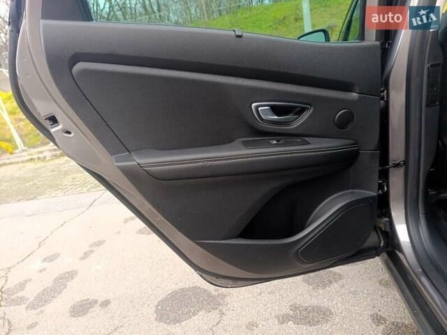 Сірий Рено Сценік, об'ємом двигуна 1.75 л та пробігом 230 тис. км за 16500 $, фото 104 на Automoto.ua