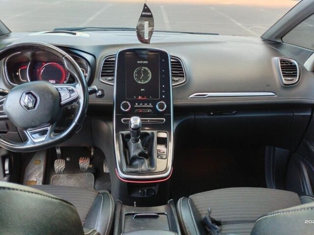 Серый Рено Сценик, объемом двигателя 1.8 л и пробегом 142 тыс. км за 17999 $, фото 8 на Automoto.ua