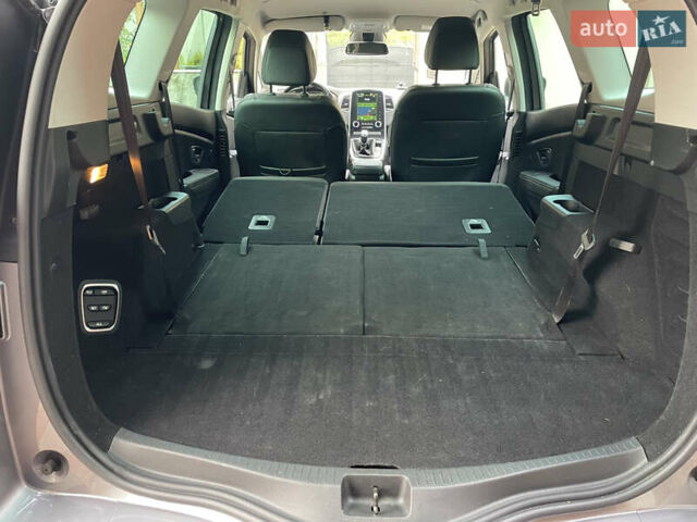 Серый Рено Сценик, объемом двигателя 1.75 л и пробегом 218 тыс. км за 15999 $, фото 21 на Automoto.ua