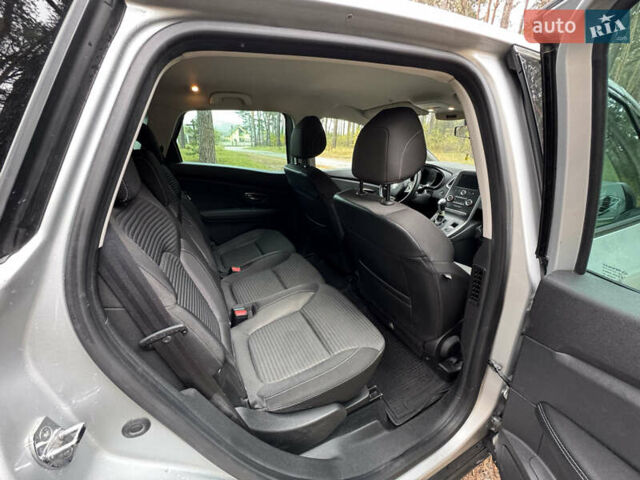 Рено Сценик 2019 в Житомире на Automoto.ua Серый Рено Сценик, объемом двигателя 1.75 л и пробегом 223 тыс. км за 14900 $, фото 10 на Automoto.ua