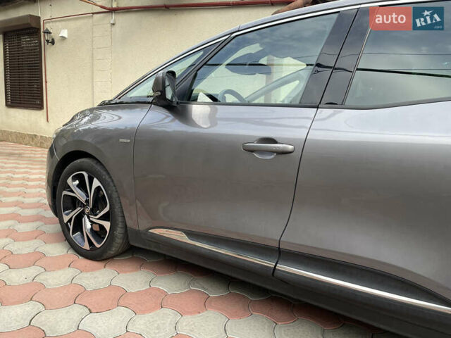 Серый Рено Сценик, объемом двигателя 1.75 л и пробегом 218 тыс. км за 15999 $, фото 4 на Automoto.ua