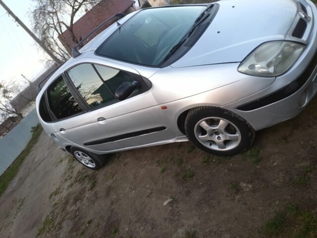 Серый Рено Сценик, объемом двигателя 1 л и пробегом 341 тыс. км за 2550 $, фото 3 на Automoto.ua