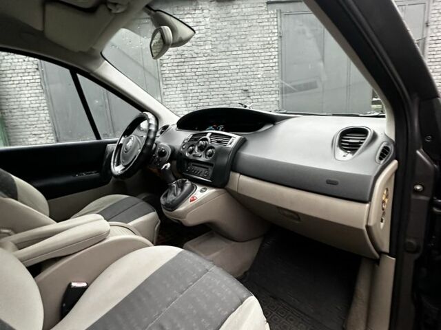 Сірий Рено Сценік, об'ємом двигуна 1.6 л та пробігом 140 тис. км за 3700 $, фото 1 на Automoto.ua