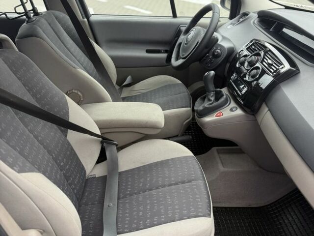 Сірий Рено Сценік, об'ємом двигуна 1.6 л та пробігом 202 тис. км за 4150 $, фото 4 на Automoto.ua