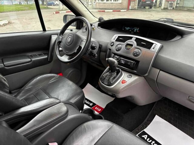 Сірий Рено Сценік, об'ємом двигуна 2 л та пробігом 250 тис. км за 4600 $, фото 15 на Automoto.ua