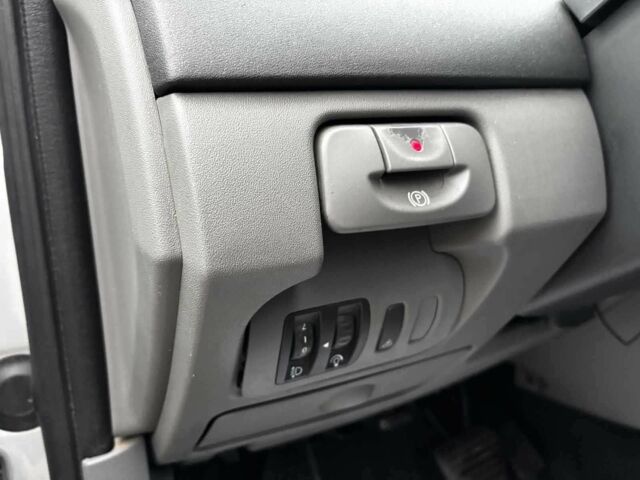 Сірий Рено Сценік, об'ємом двигуна 2 л та пробігом 250 тис. км за 4600 $, фото 17 на Automoto.ua