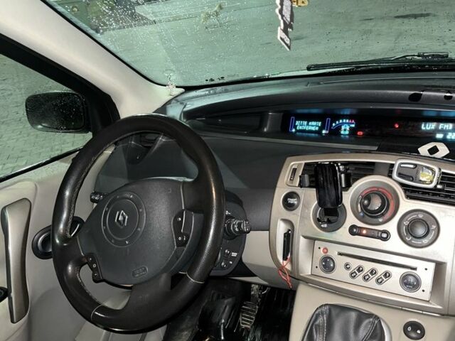 Серый Рено Сценик, объемом двигателя 1.5 л и пробегом 3 тыс. км за 4600 $, фото 5 на Automoto.ua