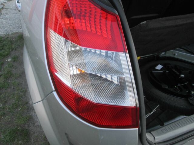 Серый Рено Сценик, объемом двигателя 1.6 л и пробегом 193 тыс. км за 4999 $, фото 12 на Automoto.ua