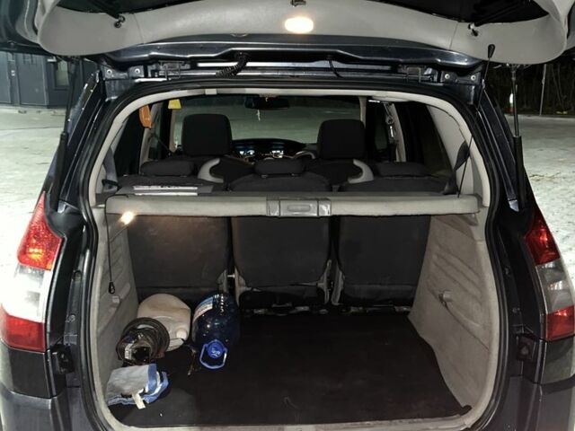 Серый Рено Сценик, объемом двигателя 1.5 л и пробегом 3 тыс. км за 4600 $, фото 4 на Automoto.ua