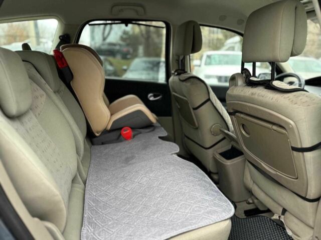 Серый Рено Сценик, объемом двигателя 1.5 л и пробегом 265 тыс. км за 5790 $, фото 10 на Automoto.ua