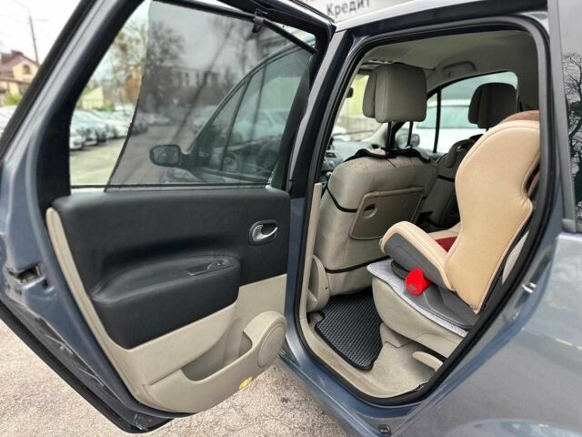 Серый Рено Сценик, объемом двигателя 1.5 л и пробегом 265 тыс. км за 5790 $, фото 18 на Automoto.ua