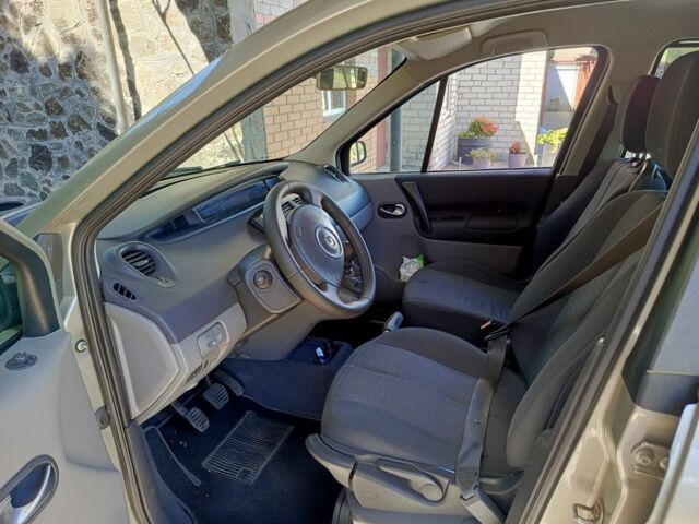 Серый Рено Сценик, объемом двигателя 1.6 л и пробегом 181 тыс. км за 5400 $, фото 6 на Automoto.ua