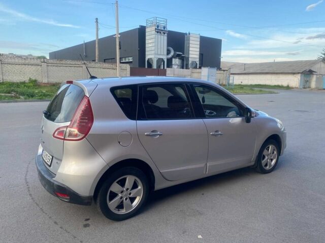 Рено Сценик 2009 в Чернигове на Automoto.ua Серый Рено Сценик, объемом двигателя 1.5 л и пробегом 240 тыс. км за 6300 $, фото 2 на Automoto.ua