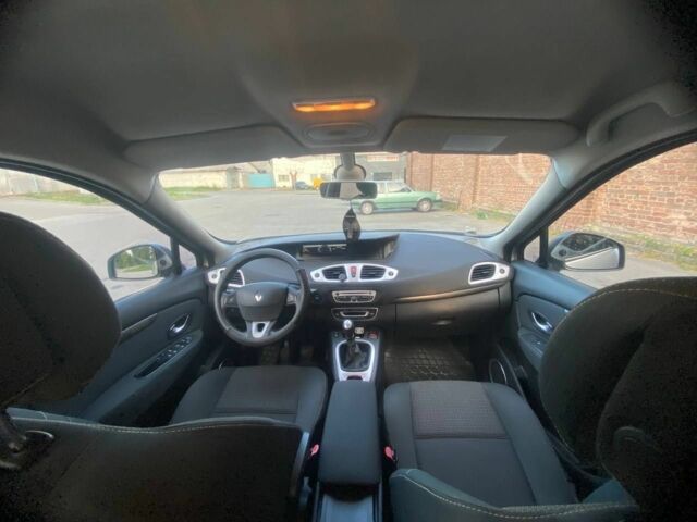 Рено Сценик 2009 в Чернигове на Automoto.ua Серый Рено Сценик, объемом двигателя 1.5 л и пробегом 240 тыс. км за 6300 $, фото 6 на Automoto.ua