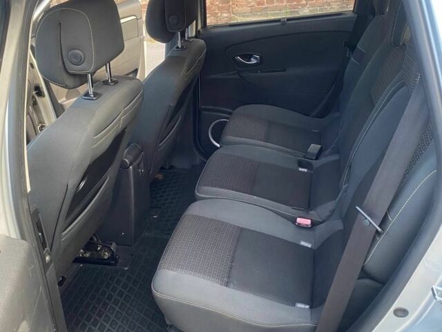 Рено Сценик 2009 в Чернигове на Automoto.ua Серый Рено Сценик, объемом двигателя 1.5 л и пробегом 240 тыс. км за 6300 $, фото 9 на Automoto.ua