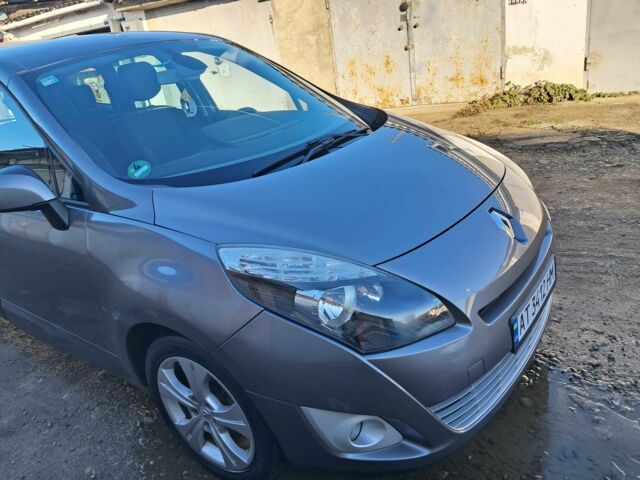 Серый Рено Сценик, объемом двигателя 0 л и пробегом 220 тыс. км за 6500 $, фото 1 на Automoto.ua