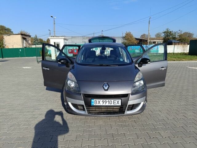 Серый Рено Сценик, объемом двигателя 1.6 л и пробегом 300 тыс. км за 6700 $, фото 3 на Automoto.ua