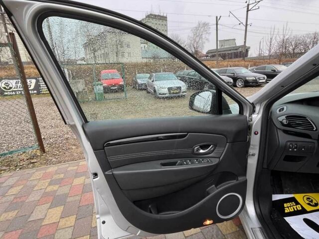 Серый Рено Сценик, объемом двигателя 2 л и пробегом 215 тыс. км за 7500 $, фото 9 на Automoto.ua