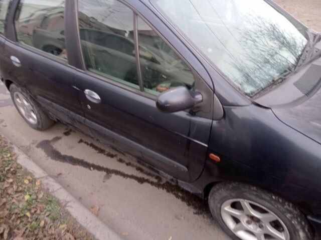 Синій Рено Сценік, об'ємом двигуна 1.6 л та пробігом 500 тис. км за 1186 $, фото 2 на Automoto.ua