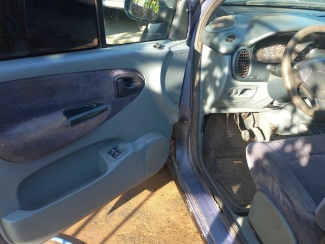 Синий Рено Сценик, объемом двигателя 1.9 л и пробегом 350 тыс. км за 1800 $, фото 5 на Automoto.ua