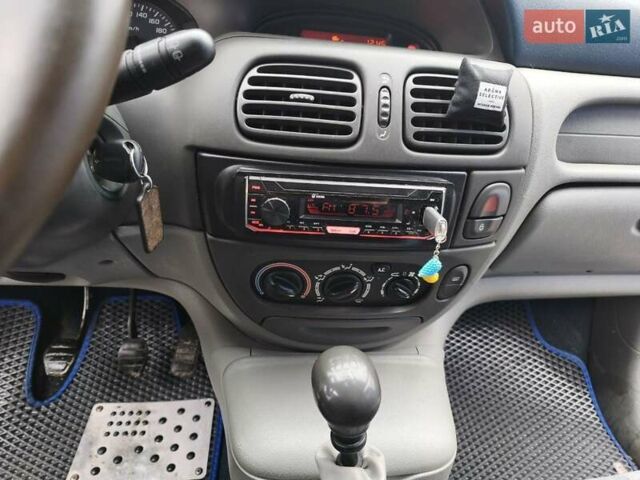 Синий Рено Сценик, объемом двигателя 1.9 л и пробегом 219 тыс. км за 2500 $, фото 10 на Automoto.ua