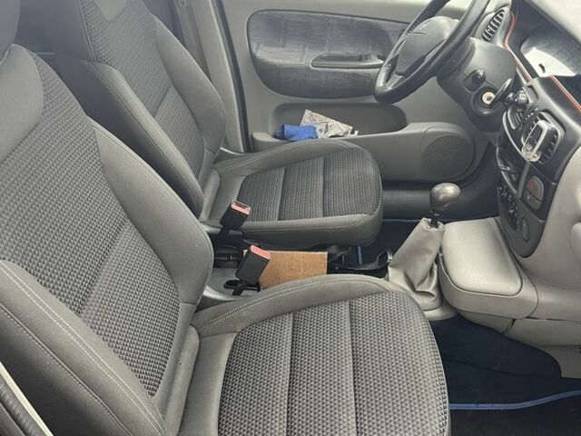 Синий Рено Сценик, объемом двигателя 1.6 л и пробегом 445 тыс. км за 3000 $, фото 7 на Automoto.ua