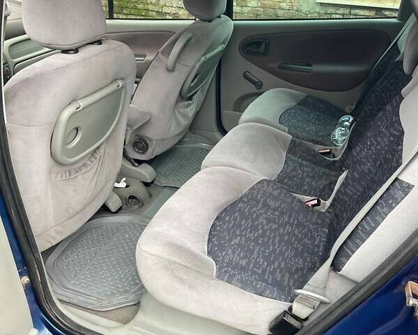 Синій Рено Сценік, об'ємом двигуна 2 л та пробігом 280 тис. км за 3700 $, фото 9 на Automoto.ua