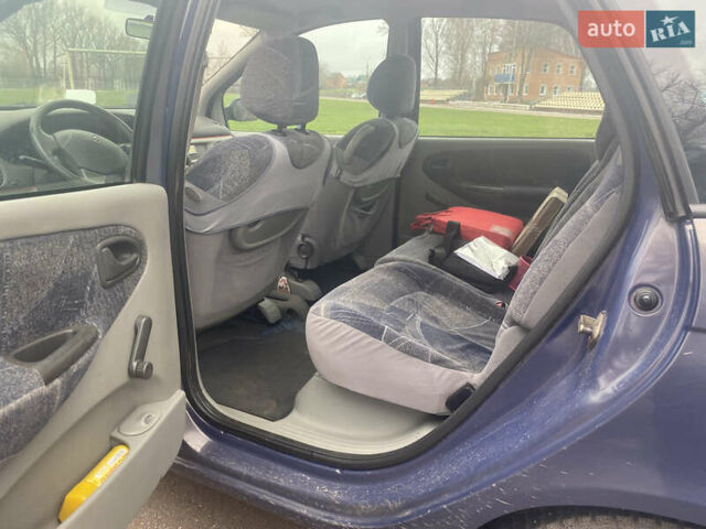 Синій Рено Сценік, об'ємом двигуна 1.6 л та пробігом 176 тис. км за 3850 $, фото 6 на Automoto.ua