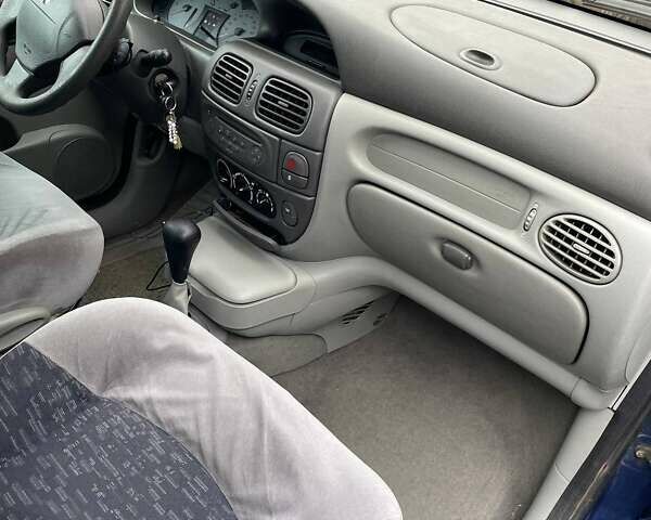 Синій Рено Сценік, об'ємом двигуна 2 л та пробігом 280 тис. км за 3700 $, фото 5 на Automoto.ua