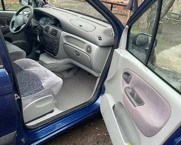 Синій Рено Сценік, об'ємом двигуна 2 л та пробігом 280 тис. км за 3700 $, фото 4 на Automoto.ua