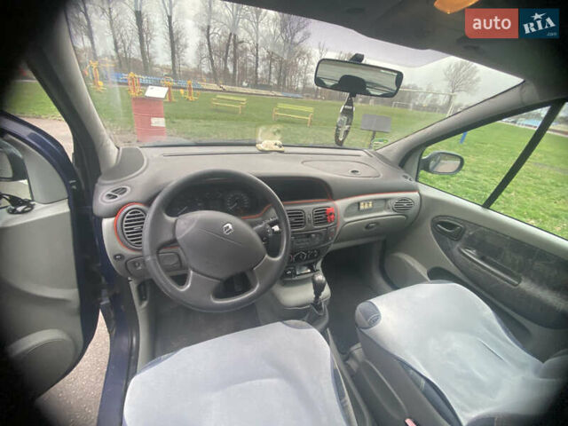 Синій Рено Сценік, об'ємом двигуна 1.6 л та пробігом 176 тис. км за 3850 $, фото 12 на Automoto.ua