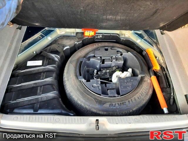 Рено Сценик 2003 в Владимир-Волынский на Automoto.ua Синий Рено Сценик, объемом двигателя 1.4 л и пробегом 320 тыс. км за 4300 $, фото 4 на Automoto.ua