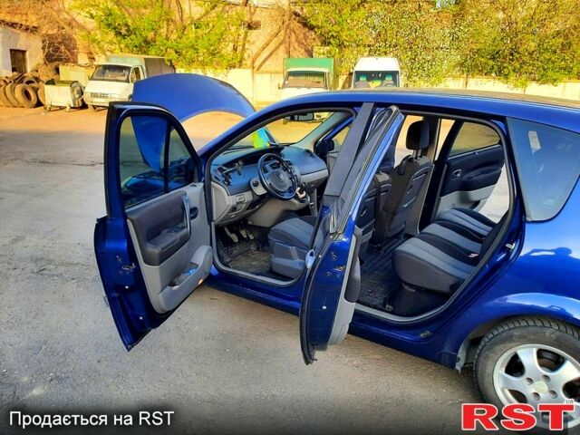 Рено Сценик 2003 в Владимир-Волынский на Automoto.ua Синий Рено Сценик, объемом двигателя 1.4 л и пробегом 320 тыс. км за 4300 $, фото 2 на Automoto.ua