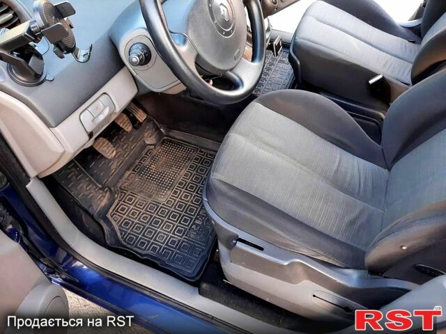 Рено Сценик 2003 в Владимир-Волынский на Automoto.ua Синий Рено Сценик, объемом двигателя 1.4 л и пробегом 320 тыс. км за 4300 $, фото 3 на Automoto.ua