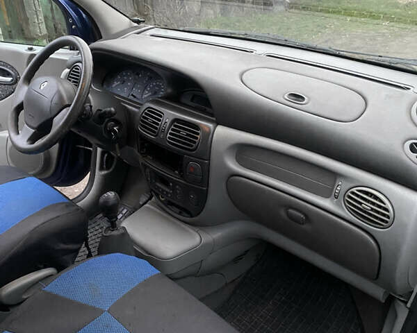 Синій Рено Сценік, об'ємом двигуна 1.6 л та пробігом 249 тис. км за 2750 $, фото 17 на Automoto.ua