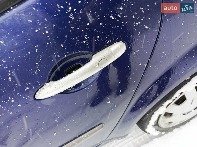 Синій Рено Сценік, об'ємом двигуна 1.6 л та пробігом 167 тис. км за 5700 $, фото 5 на Automoto.ua
