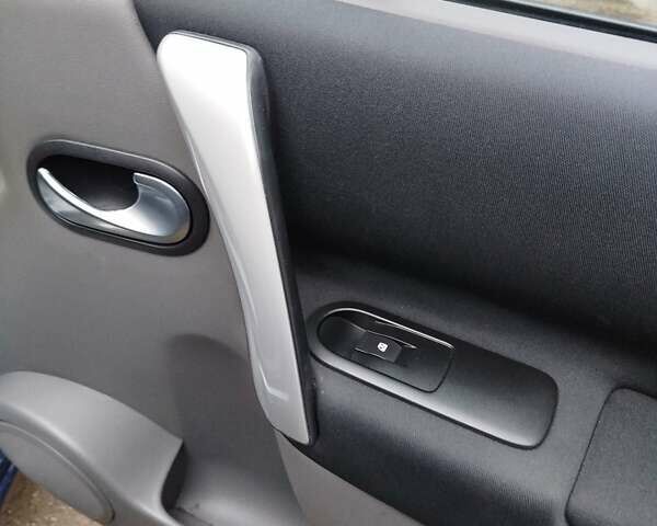 Синий Рено Сценик, объемом двигателя 1.6 л и пробегом 176 тыс. км за 5450 $, фото 93 на Automoto.ua