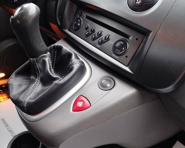 Синий Рено Сценик, объемом двигателя 1.6 л и пробегом 176 тыс. км за 5450 $, фото 105 на Automoto.ua