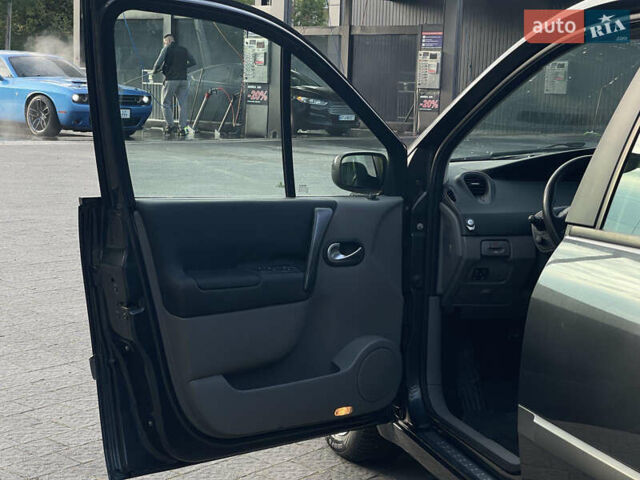 Синій Рено Сценік, об'ємом двигуна 1.6 л та пробігом 223 тис. км за 4450 $, фото 17 на Automoto.ua