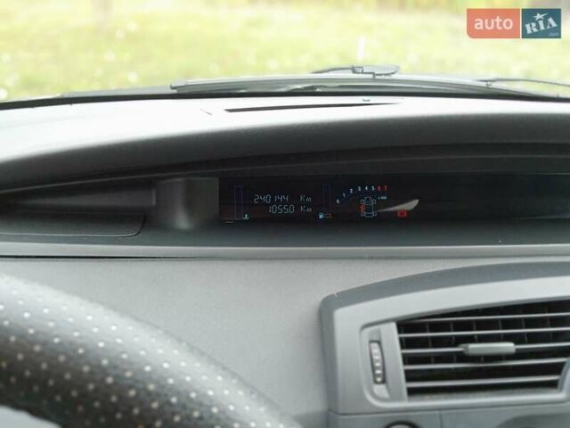 Синий Рено Сценик, объемом двигателя 1.6 л и пробегом 240 тыс. км за 4900 $, фото 10 на Automoto.ua