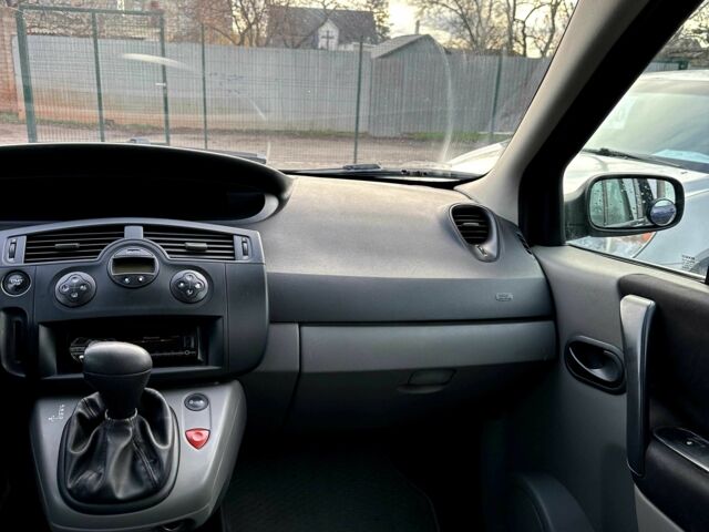 Синий Рено Сценик, объемом двигателя 1.6 л и пробегом 244 тыс. км за 4350 $, фото 6 на Automoto.ua