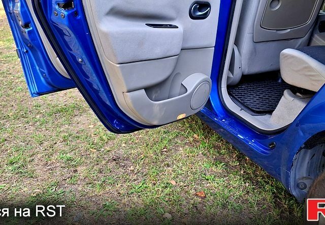 Синий Рено Сценик, объемом двигателя 1.6 л и пробегом 215 тыс. км за 4750 $, фото 11 на Automoto.ua