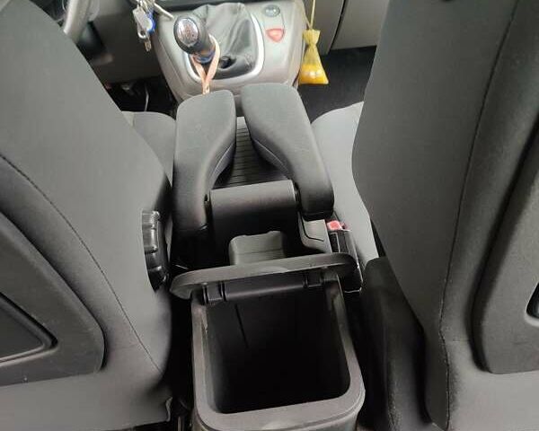 Синий Рено Сценик, объемом двигателя 1.6 л и пробегом 305 тыс. км за 4399 $, фото 18 на Automoto.ua