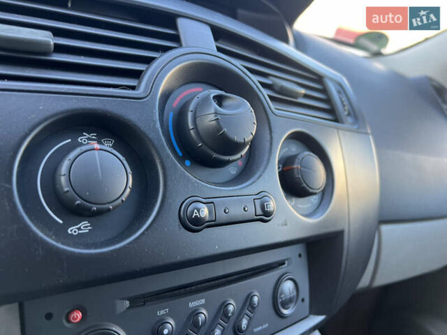 Синий Рено Сценик, объемом двигателя 1.6 л и пробегом 229 тыс. км за 5300 $, фото 10 на Automoto.ua